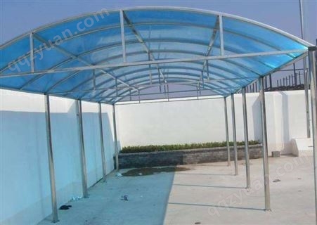 北京阳光板搭建自行车棚耐力板雨棚玻璃顶封露台