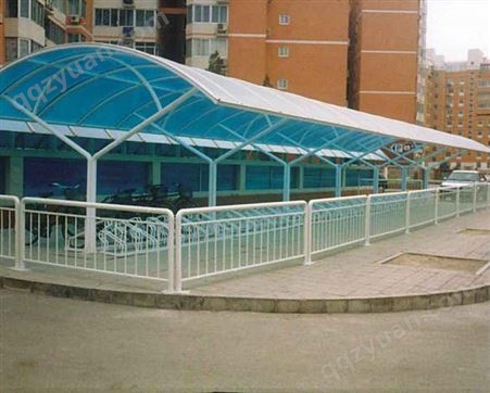 北京阳光板搭建自行车棚耐力板雨棚玻璃顶封露台