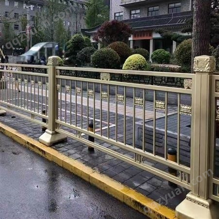 道路公路隔离栅锌钢京式现货市政护栏交通防护隔离栏